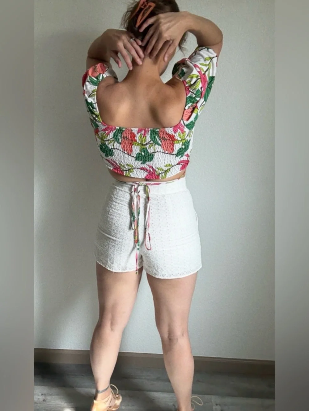 ZARA High Waisted Shorts Cream Eyelet Embroidered Medium Preppy Coastal